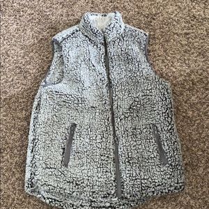 Thread and supply vest